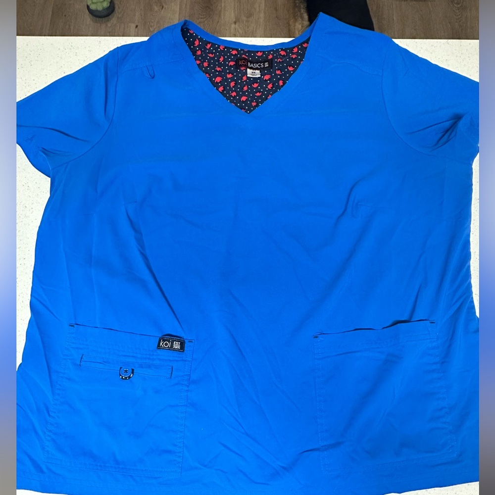 Koi scrub top